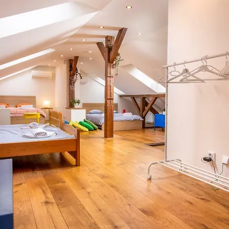 Dancing House Riverside Penthouse #18 * 布拉格
